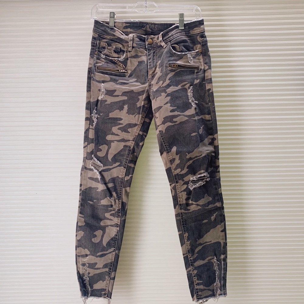 Zara Distressed Camo Jean